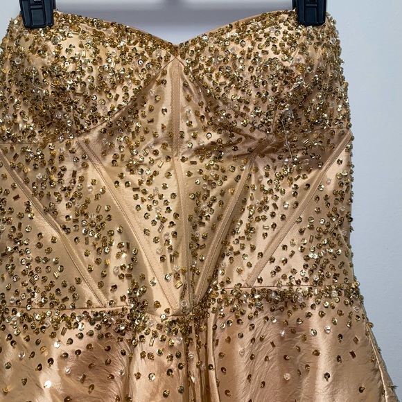 Gold short dress - Picture 3 of 6